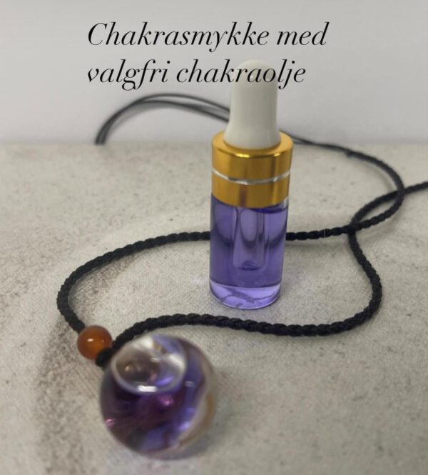 Chakrasmykke med valgfri chakraolje 3 ml.